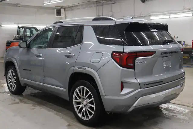 2026 GMC Terrain Denali - Photo 5