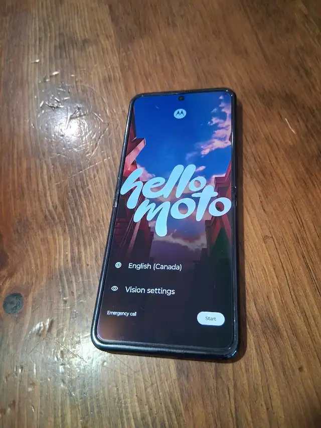 Motorola Razor Flip 2025 256gb - Photo 3