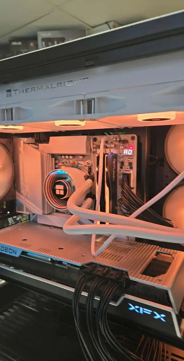 PC GAMING NEUF RX 7900 XT RYZEN 7 9800X3D 64GB DDR5 2TB NVMe - Photo 4
