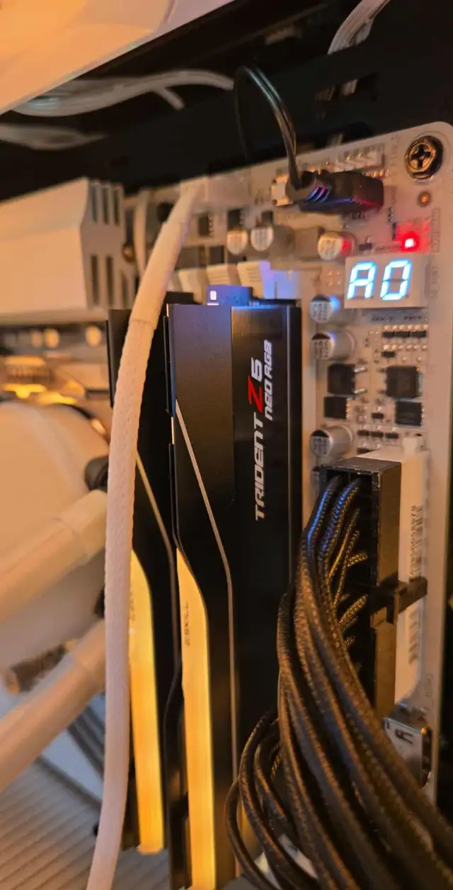 PC GAMING NEUF RX 7900 XT RYZEN 7 9800X3D 64GB DDR5 2TB NVMe - Photo 5