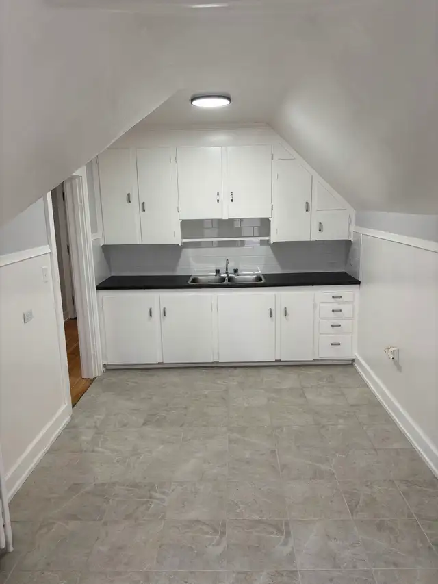 256 Pim St 1 Bedroom Apartment Available May 1st - Photo 8