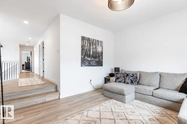 POND BACKING FORMER SHOW HOME IN RIVER'S EDGE 2326sqft - Photo 7