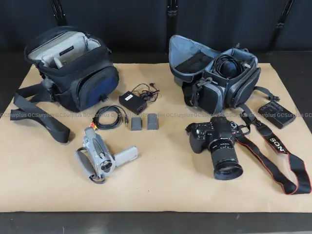 Sony A350 Digital SLR Camera 14.2 MP Model DSLR-A350  f3.5-5.6 1