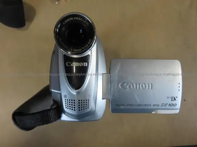 Sony A350 Digital SLR Camera 14.2 MP Model DSLR-A350  f3.5-5.6 1 - Photo 2