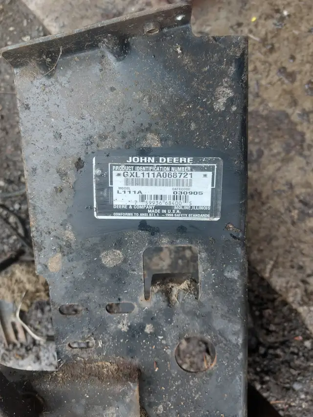 PARTING OUT JOHN DEERE L111 - Photo 3
