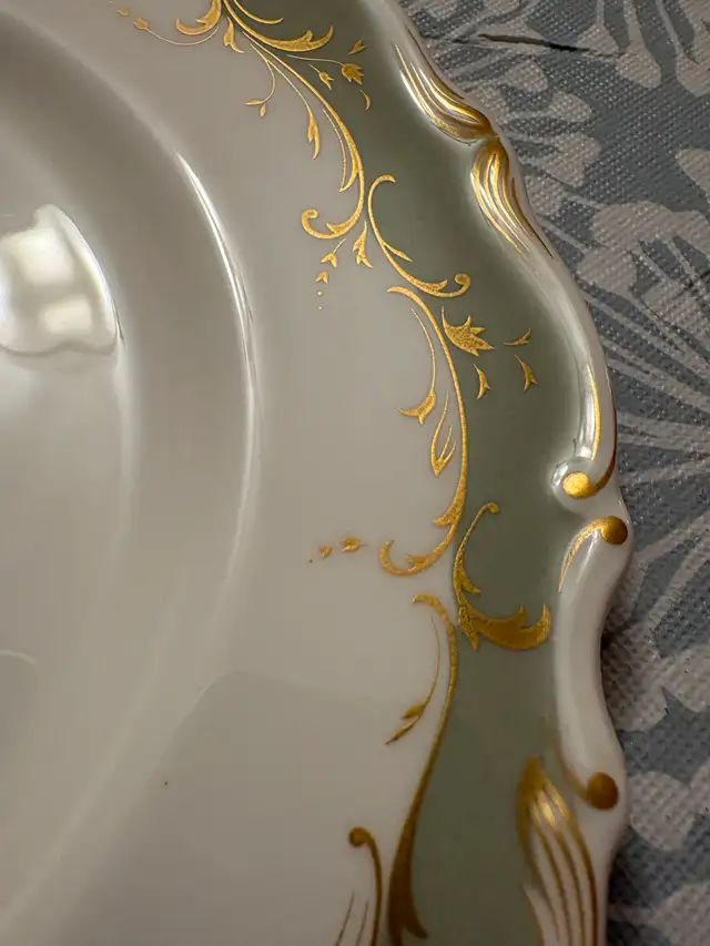 Fontainebleau China Set - Photo 5