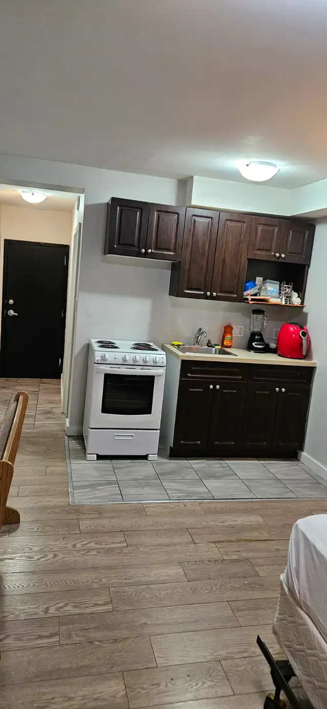 Studio Apartment for Rent – $750/month (Utilities Extra) - Photo 4