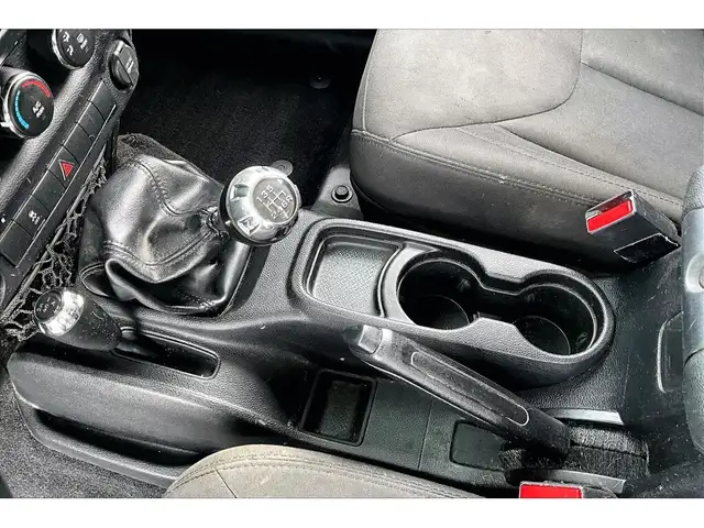 2016 Jeep WRANGLER UNLIMITED Sport 4Dr | 6Spd Manual | AS IS | 4 - Photo 13