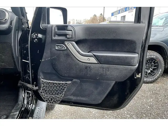 2016 Jeep WRANGLER UNLIMITED Sport 4Dr | 6Spd Manual | AS IS | 4 - Photo 18