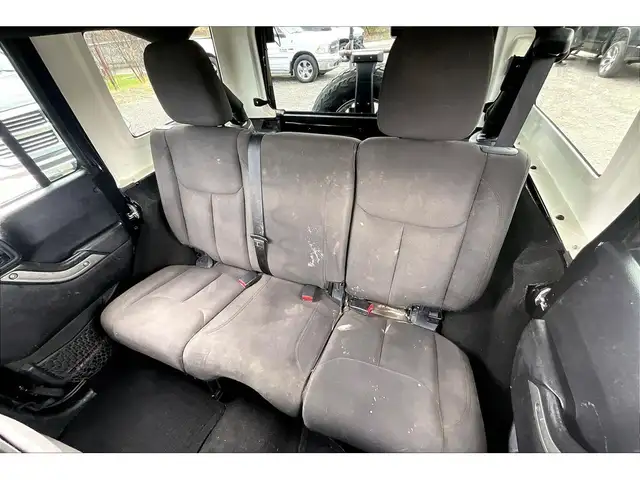 2016 Jeep WRANGLER UNLIMITED Sport 4Dr | 6Spd Manual | AS IS | 4 - Photo 25