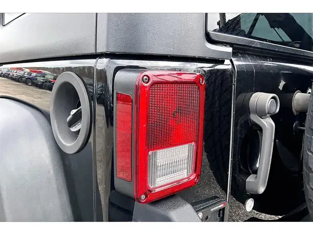 2016 Jeep WRANGLER UNLIMITED Sport 4Dr | 6Spd Manual | AS IS | 4 - Photo 30