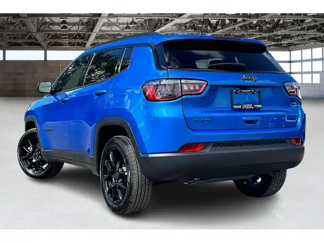 2025 Jeep Compass ALTITUDE | Sun & Sound | Driver Assist & Conv - Photo 3