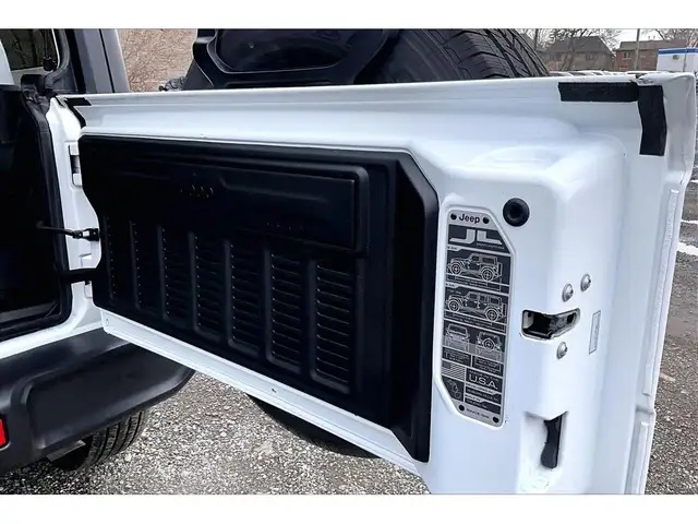 2024 Jeep Wrangler Sahara 4Dr V6 | 12.3\' Screen | Side Steps | - Photo 16