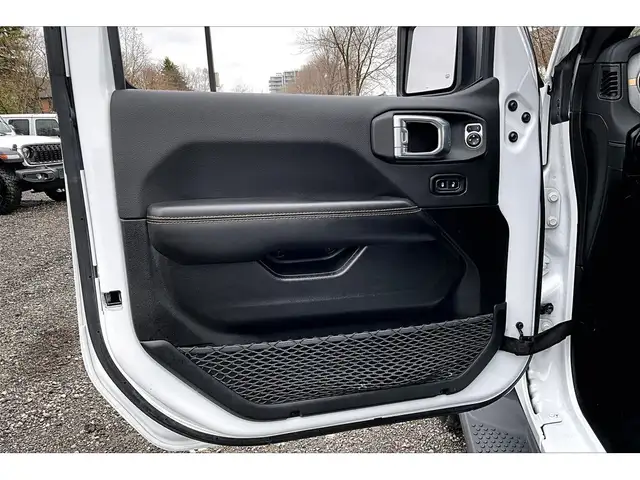 2024 Jeep Wrangler Sahara 4Dr V6 | 12.3\' Screen | Side Steps | - Photo 18