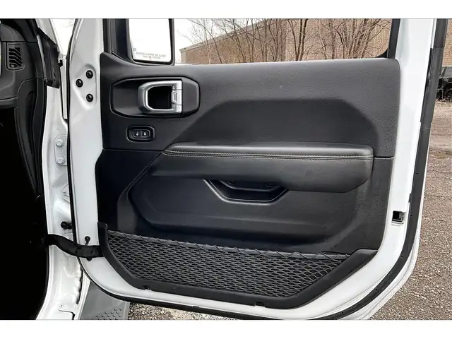 2024 Jeep Wrangler Sahara 4Dr V6 | 12.3\' Screen | Side Steps | - Photo 19