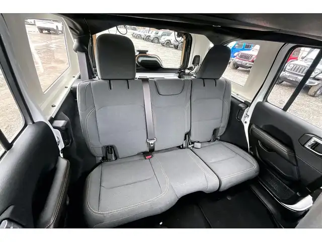 2024 Jeep Wrangler Sahara 4Dr V6 | 12.3\' Screen | Side Steps | - Photo 27