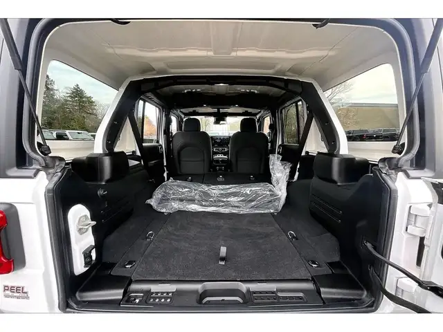 2024 Jeep Wrangler Sahara 4Dr V6 | 12.3\' Screen | Side Steps | - Photo 28