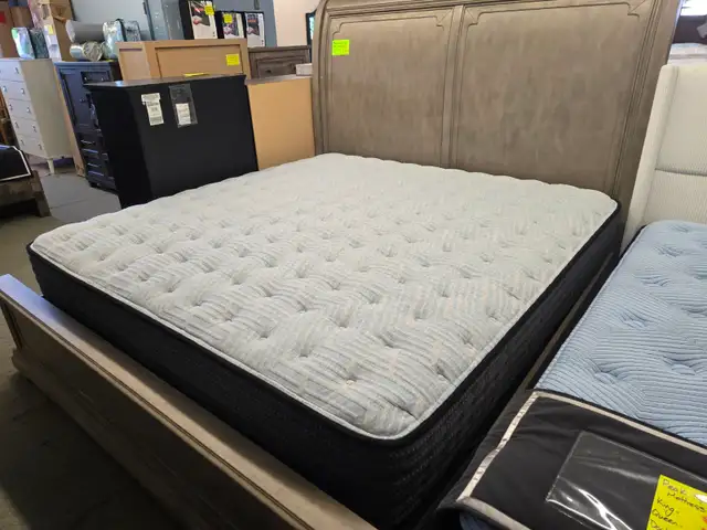 New Palisades Firm King Size Mattress Reg. $1499 - Photo 4