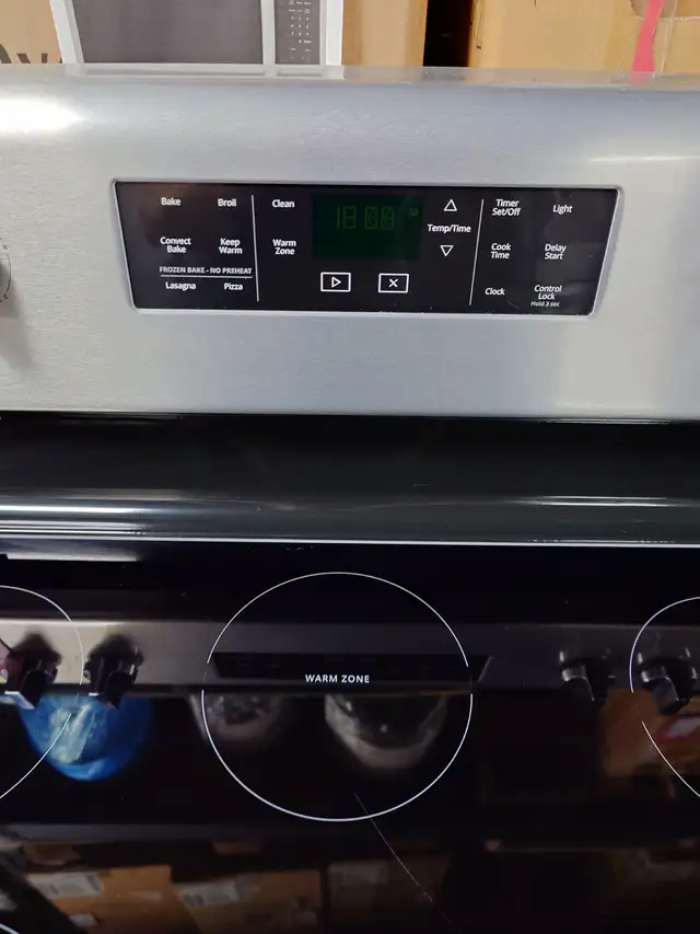 Whirlpool '30' Stainless Steel Freestanding Electric Range - Photo 5