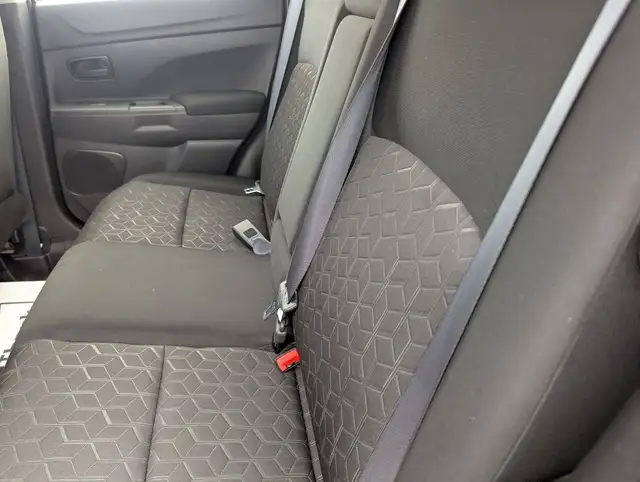 2022 Mitsubishi RVR ES ALL WHEEL DRIVE/GREAT WARRANTY! - Photo 10