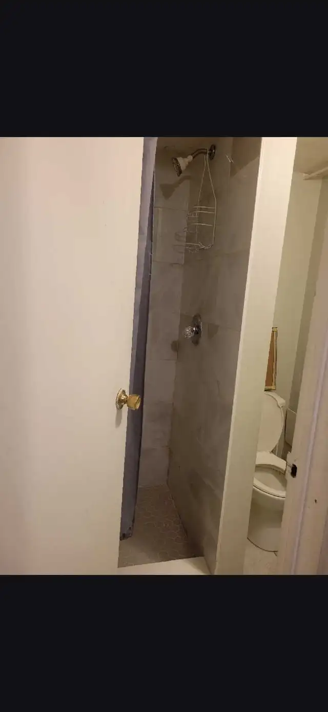 Studio Basement Room Rental - Photo 4