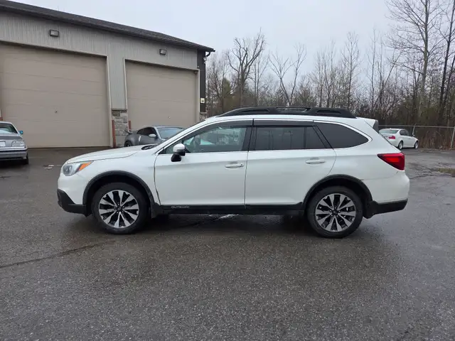 2016 Subaru Outback - Clean Carfax, fully loaded, ready to go! - Photo 3