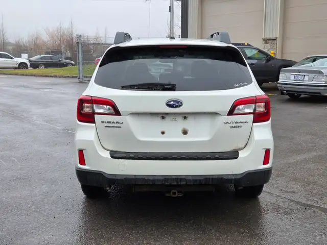 2016 Subaru Outback - Clean Carfax, fully loaded, ready to go! - Photo 4