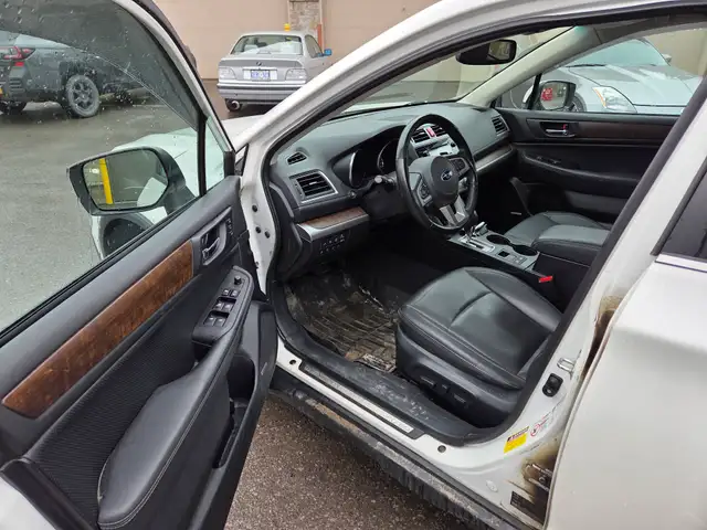 2016 Subaru Outback - Clean Carfax, fully loaded, ready to go! - Photo 6
