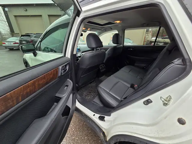 2016 Subaru Outback - Clean Carfax, fully loaded, ready to go! - Photo 13