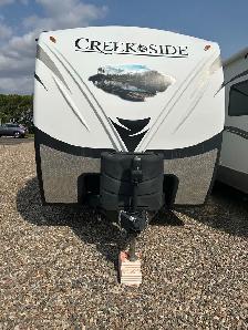 26RLS Creekside 2017 Travel Trailer
