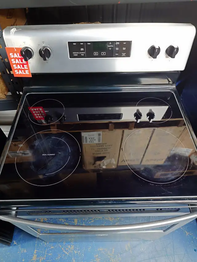 Whirlpool '30' Stainless Steel Freestanding Electric Range - Photo 4