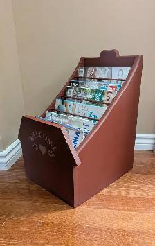 Rustic Magazine / Book Rack – "Welcome" with heart design - Photo 4