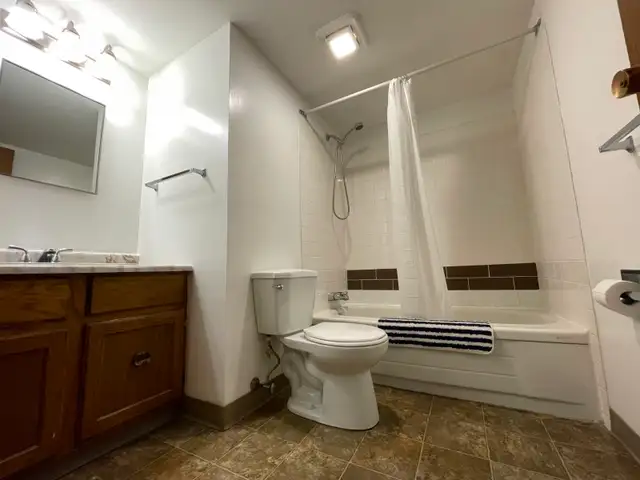 2-Bedroom Apartment Suite in St Vital Available June 1st - Photo 4