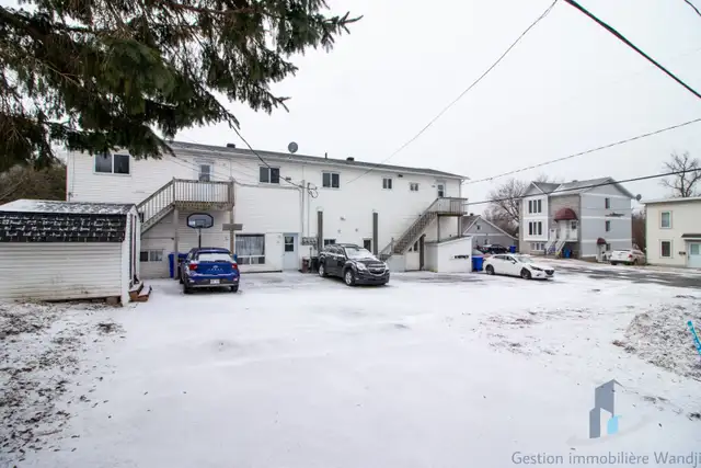 Appartement à Louer - 310 rue Belanger - Photo 2