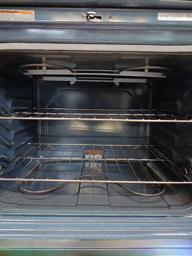 Whirlpool '30' Stainless Steel Freestanding Electric Range - Photo 8