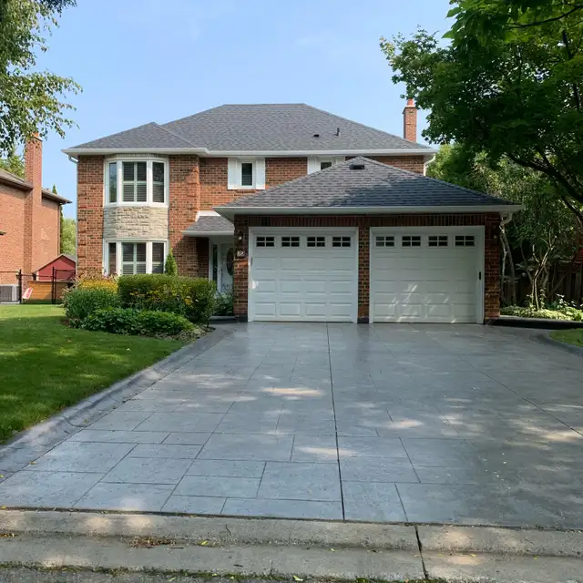 Eavestrough/Gutters -  Siding - Roofing