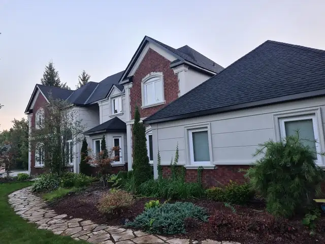 Eavestrough, Siding , Soffit, Fascia - Photo 4