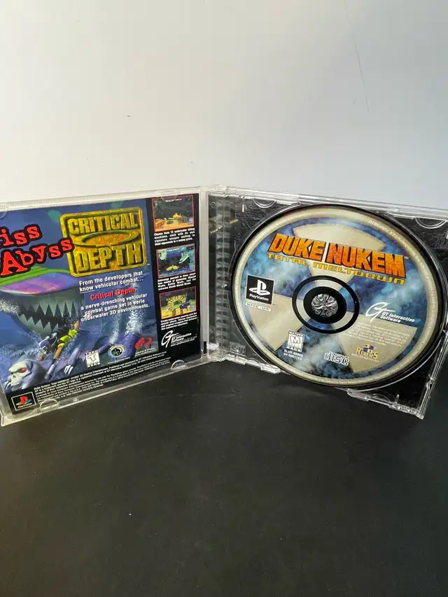 PS1 DUKE NUKEM TOTAL MELTDOWN - Photo 2