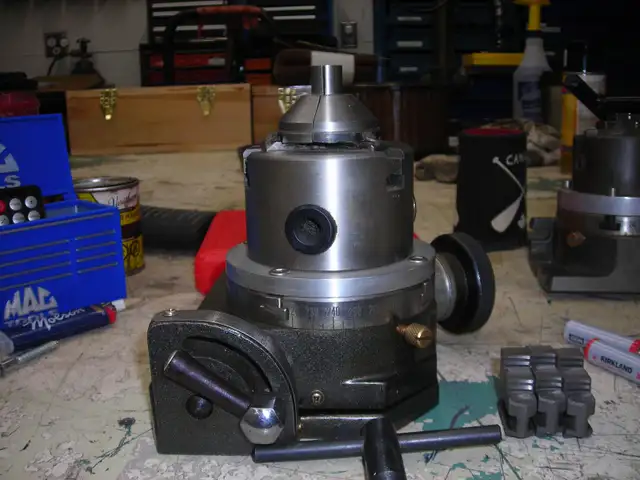 rotary table and chuck - Photo 3