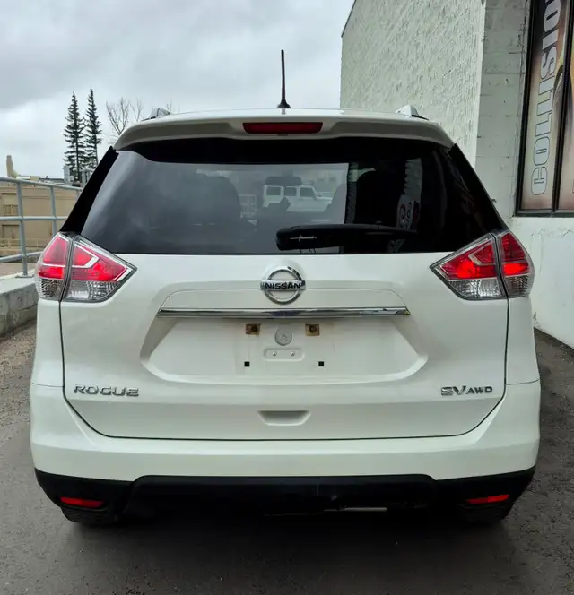 2016 Nissan Rogue SV | AWD | Back up camera | Panoramic sunroof - Photo 4