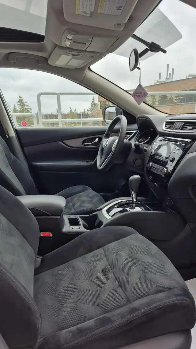 2016 Nissan Rogue SV | AWD | Back up camera | Panoramic sunroof - Photo 6