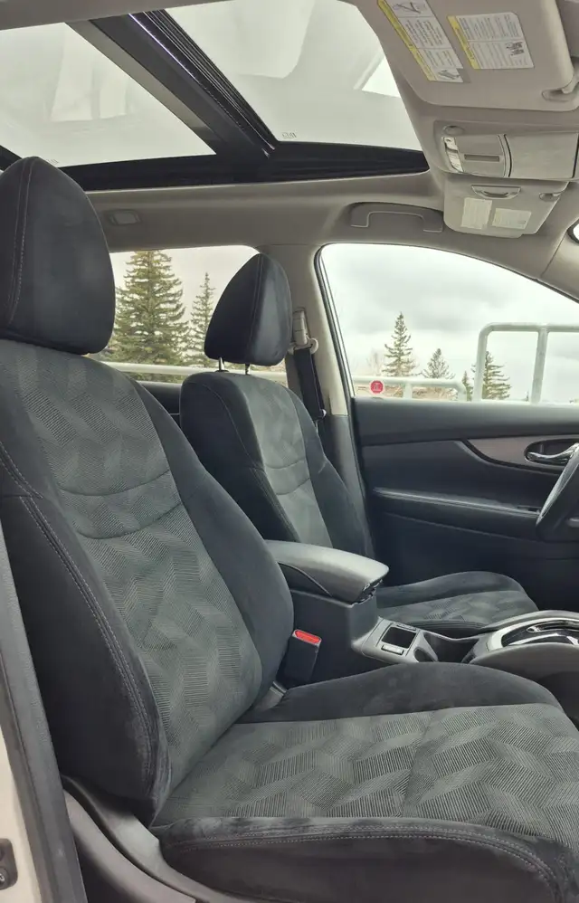 2016 Nissan Rogue SV | AWD | Back up camera | Panoramic sunroof - Photo 7