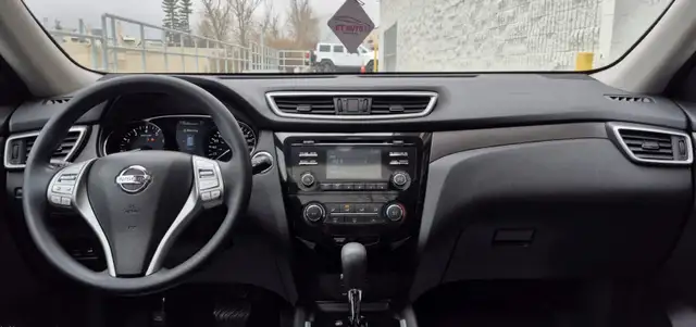 2016 Nissan Rogue SV | AWD | Back up camera | Panoramic sunroof - Photo 9