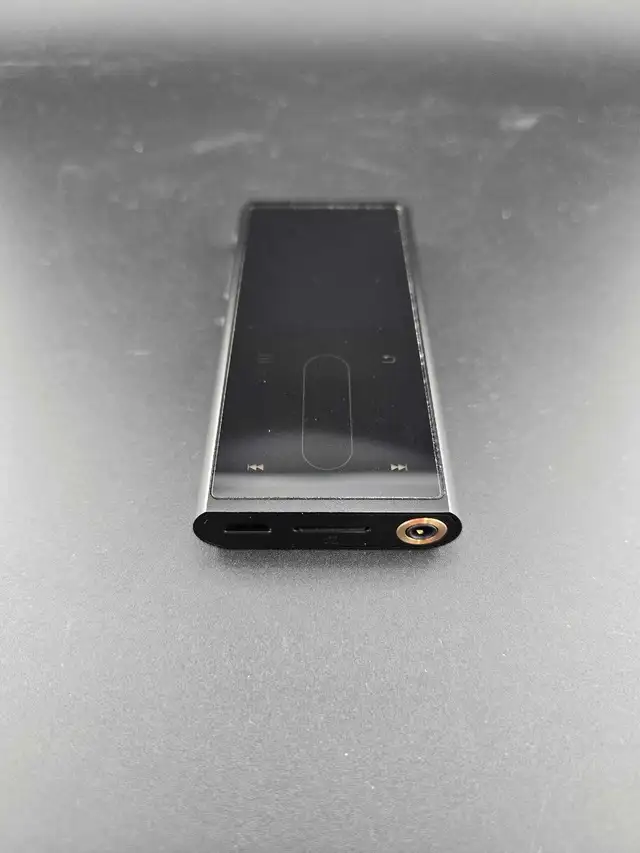 Fiio M3k Mp3 Player With 64GB Card - Photo 2