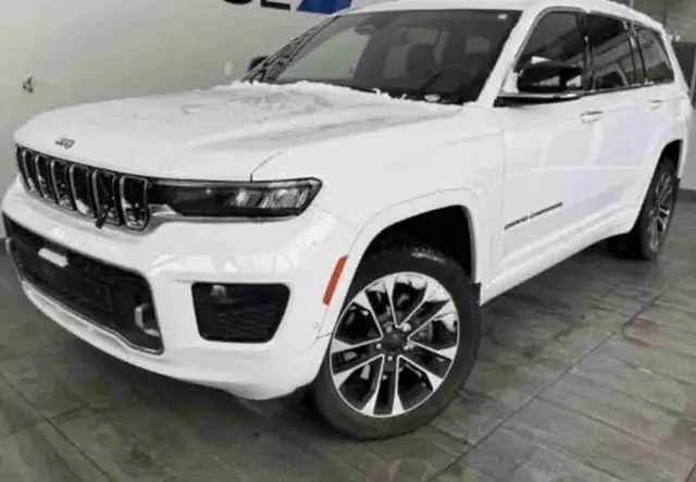 2021 Jeep Grand Cherokee Overland V8
