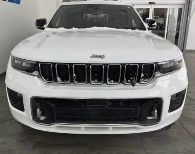 2021 Jeep Grand Cherokee Overland V8 - Photo 2