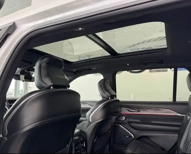 2021 Jeep Grand Cherokee Overland V8 - Photo 8