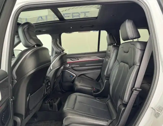 2021 Jeep Grand Cherokee Overland V8 - Photo 10