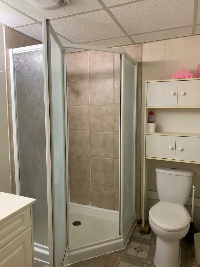 Room for rent - Photo 6