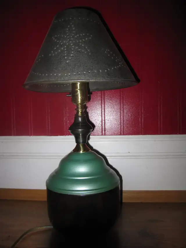 OLD VINTAGE HANDMADE TIN LAMP SHADE DESK LAMP